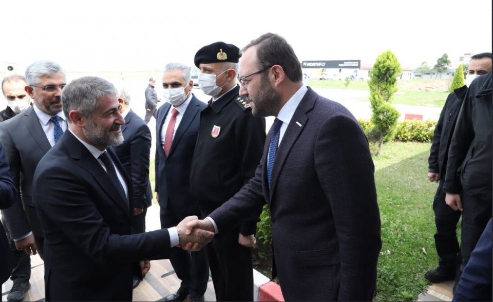 Hazine ve Maliye Bakanı Syn.Nurettin NEBATİ Şehrimizin İşadamları İle Bir Araya Geldiği “İş Dünyası Buluşması” Pogramına Katıldık.