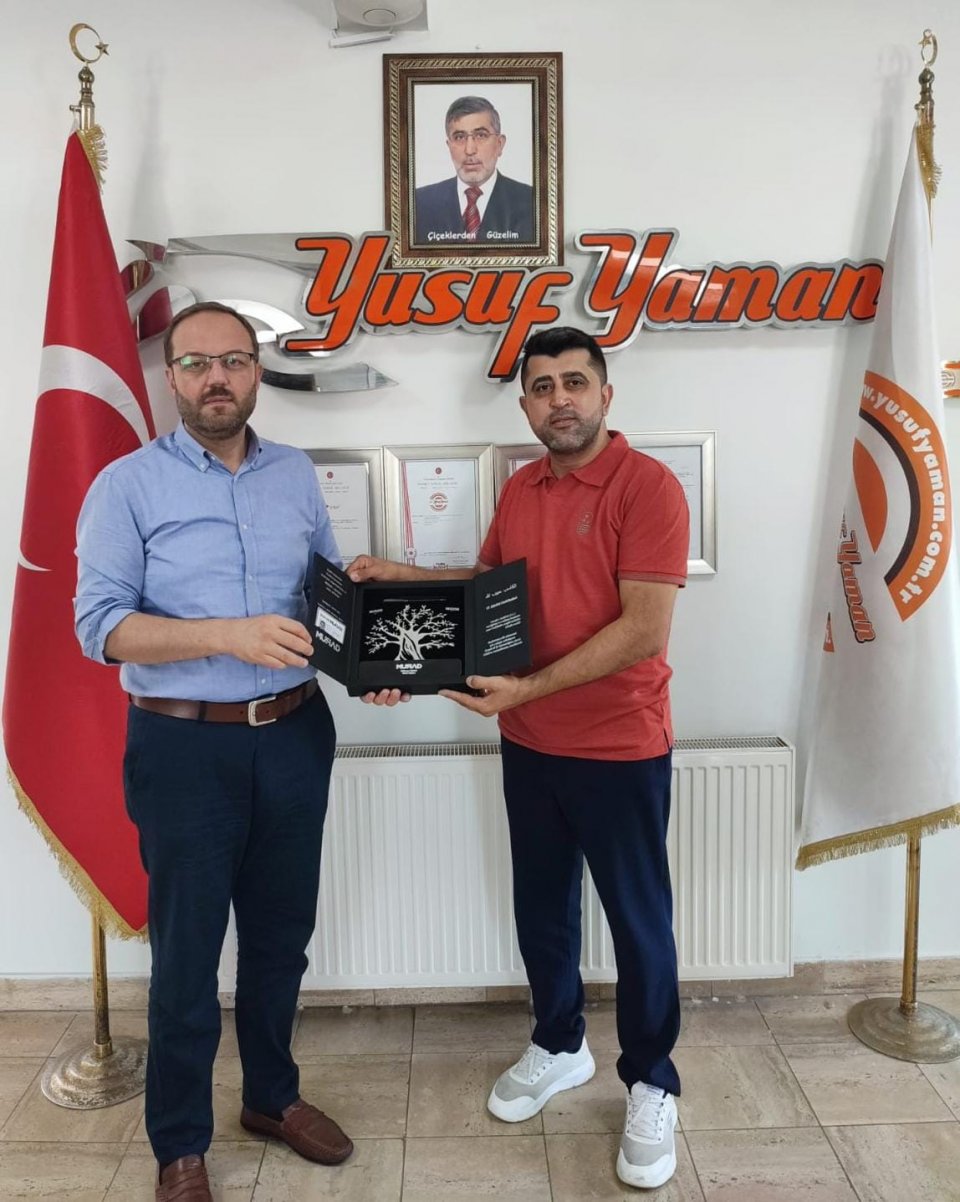 Şube Başkanımız Hasan Tahsin ŞENGÜL ve YK üyelerimiz, üyemiz Ramazan YAMAN' ı (Yusuf Yaman Hırdavat) iş yerinde ziyaret etti.